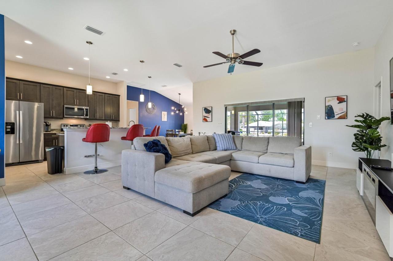 Villa Centrally Located Cape Coral Oasis On Fresh Water Extérieur photo